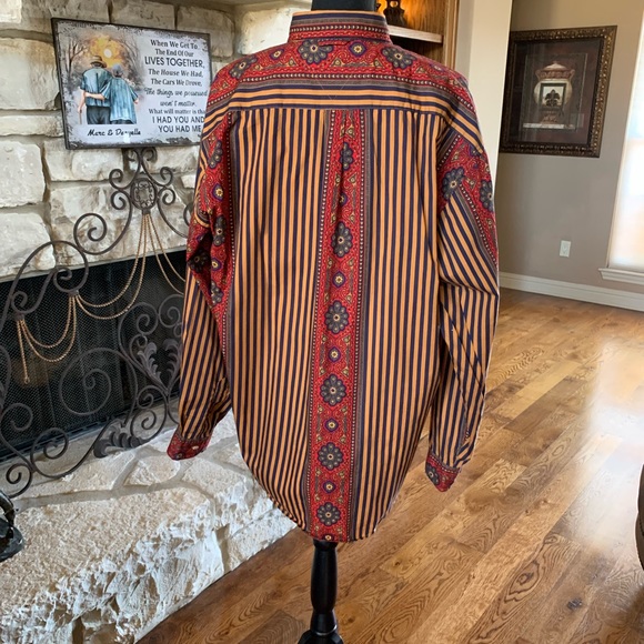 Tommy Hilfiger Bold Print Striped Button Down Shirt - Picture 12 of 12